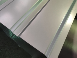 Переваги профнастилу перед іншими варіантами покриттів